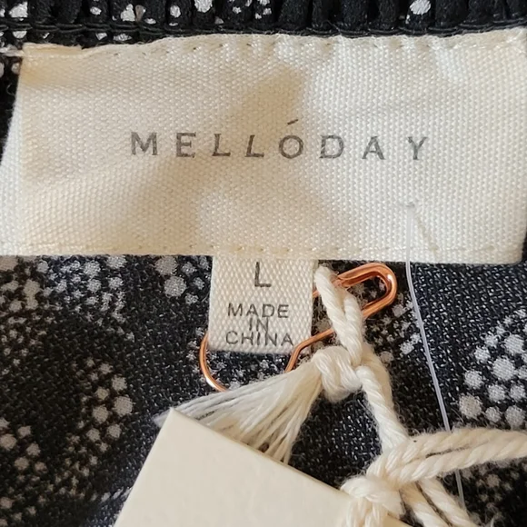 🌟 NWT MELLODAY Black/White Floral Blouse MockNeck Big Shoulders PuffSleeve Sz L - Picture 3 of 11